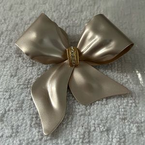 Beautiful bow pendant